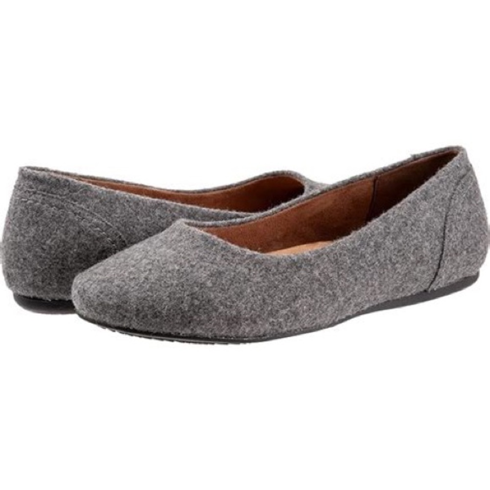 SoftWalk Shiraz Ballet Flats. US 9.5